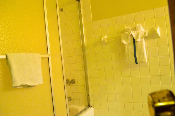 Room 10 of 19
