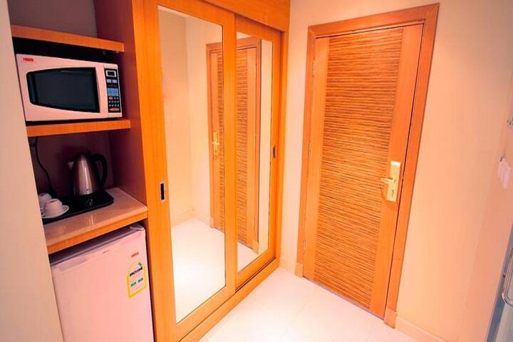 Room 2 of 5