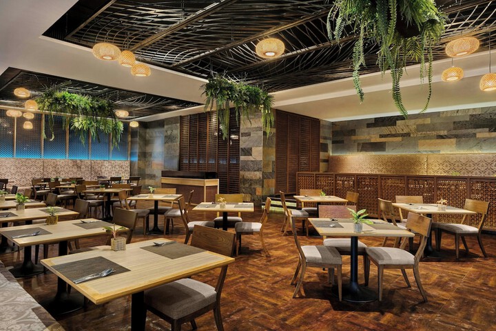 Dining 82 of 129