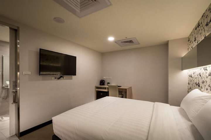 Room 15 of 43