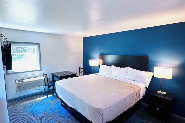 Room 6 of 25