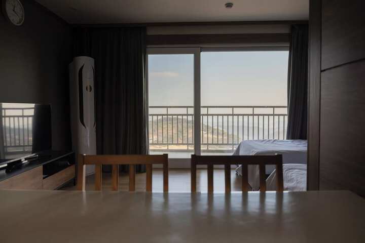 Room 18 of 90