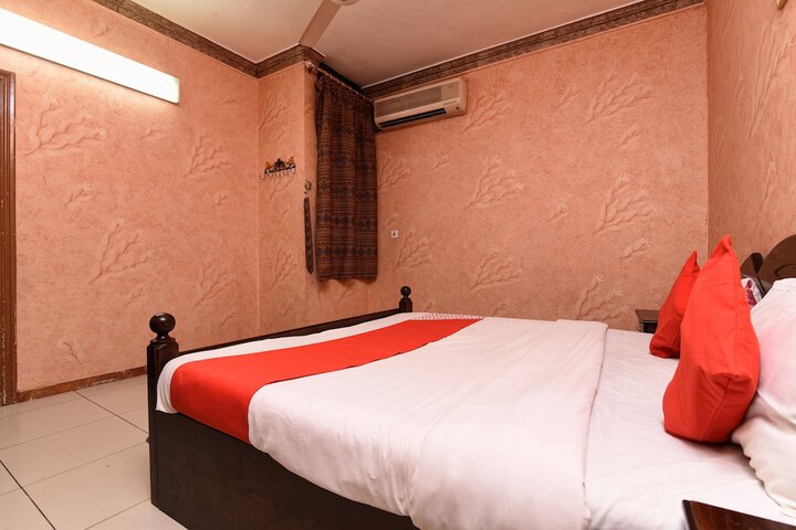 Room 7 of 26