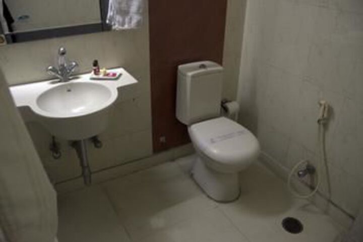 Room 5 of 14