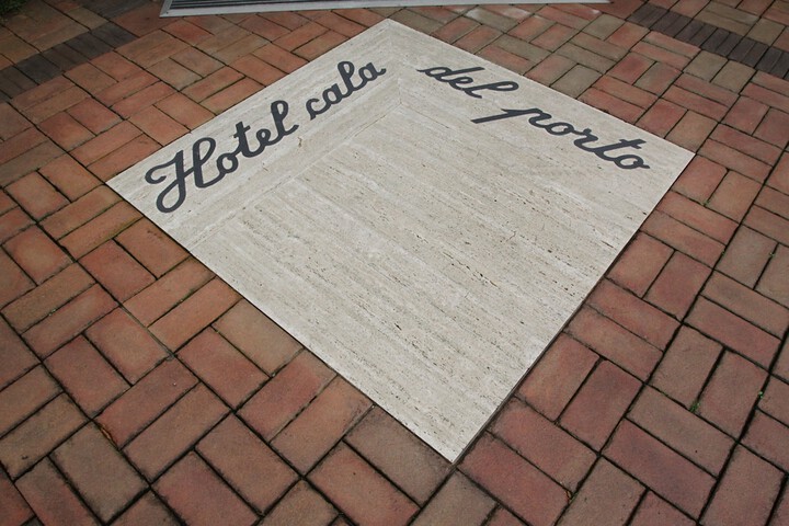Hotel 33 of 33
