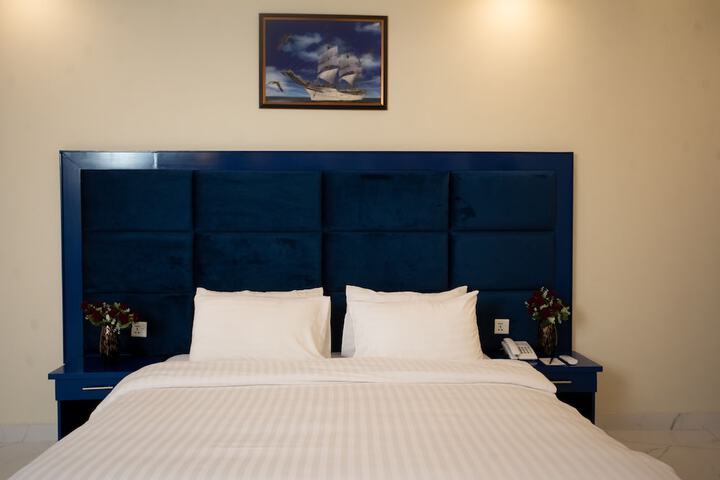 Room 21 of 43