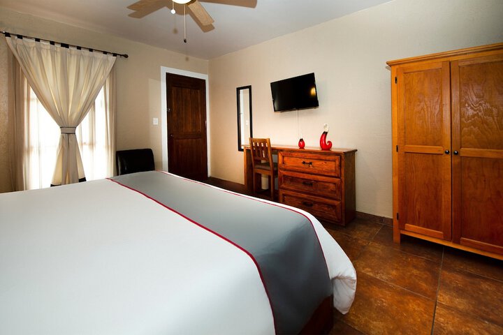 Room 11 of 38