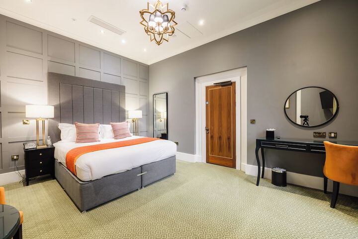 Room 42 of 122