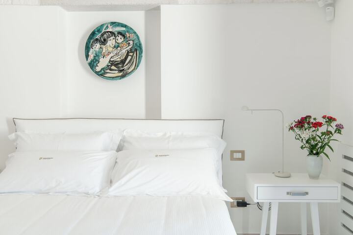 Room 4 of 52