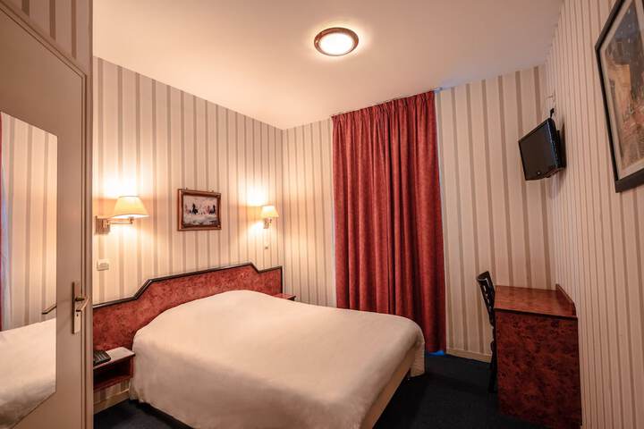 Room 6 of 27
