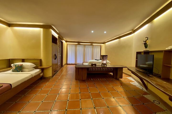 Hotel Interior 304 of 374