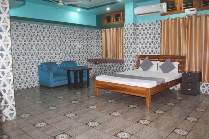 Room 9 of 26