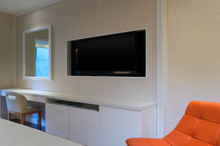 Room 9 of 159