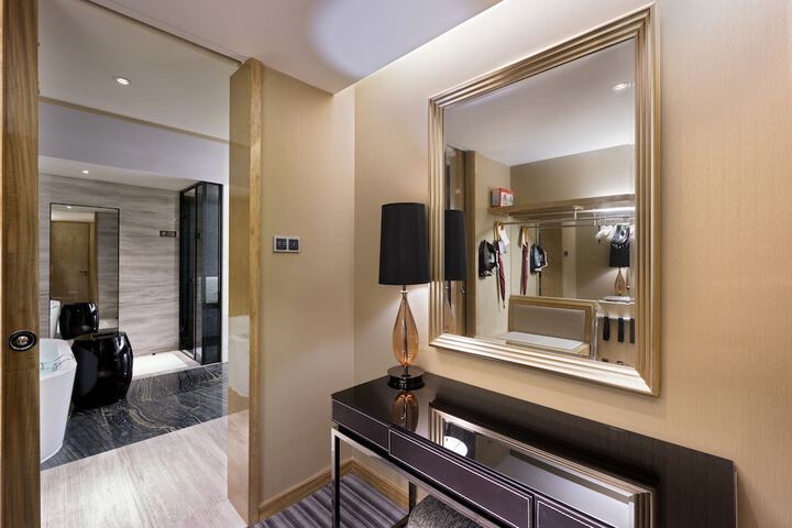 Room 12 of 49