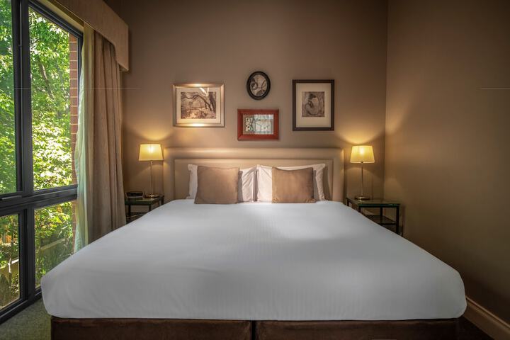 Room 5 of 31