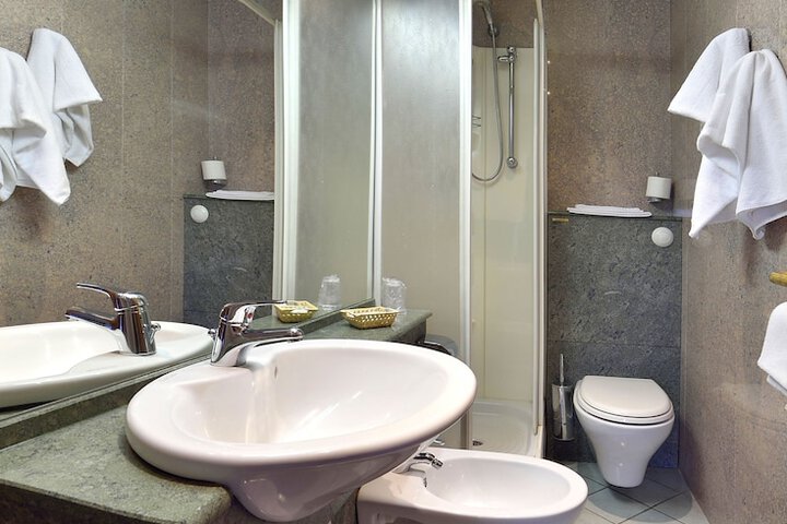 Room 14 of 21