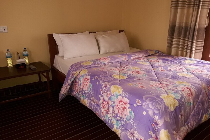 Room 9 of 63