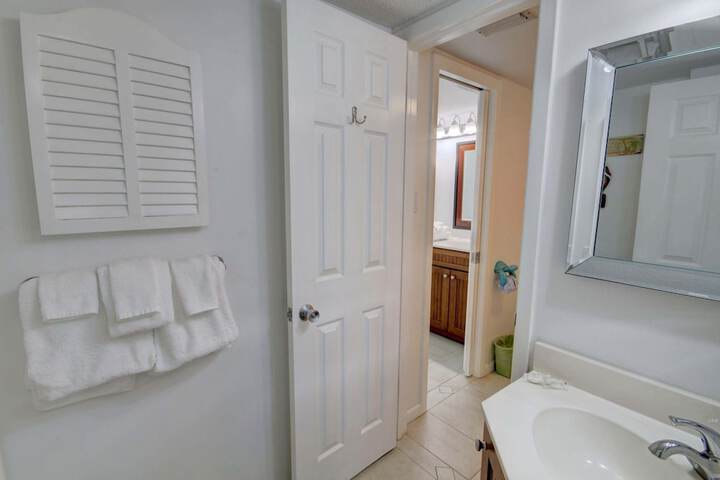Room 13 of 27