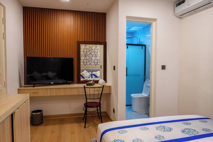 Room 6 of 31