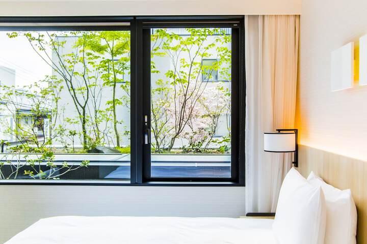 Room 34 of 160