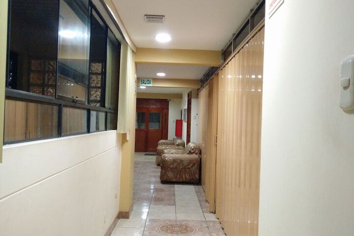 Ballroom/Hall 62 of 74