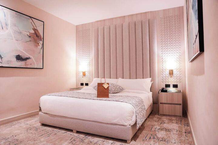 Room 28 of 90