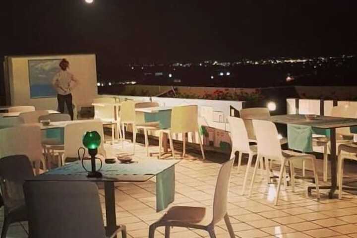 Dining 40 of 69