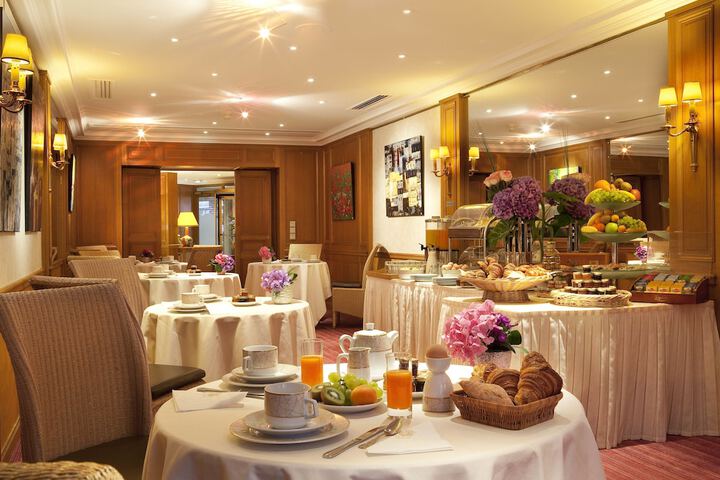 Breakfast area