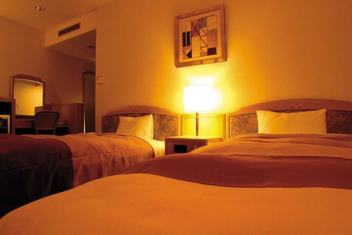Room 14 of 22