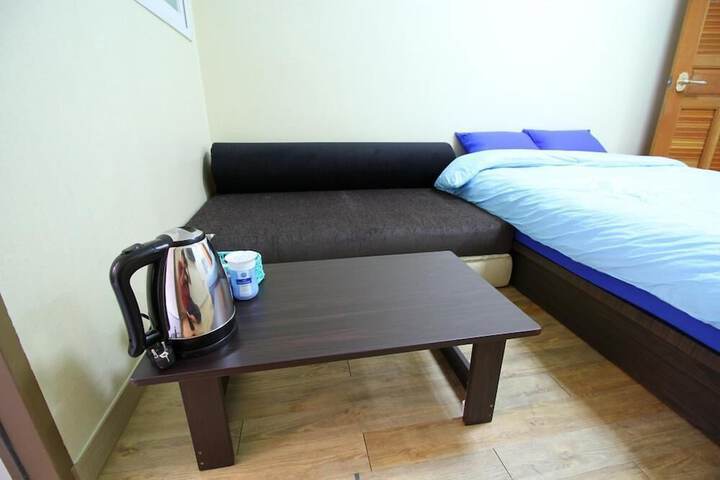 Room 21 of 57