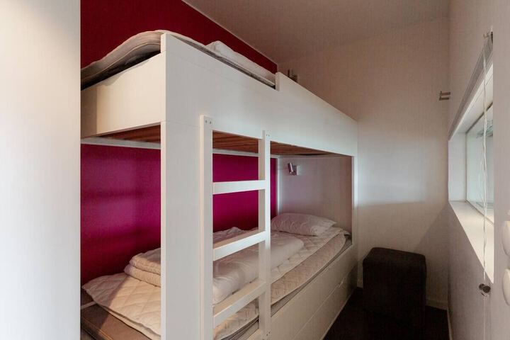 Room 156 of 865