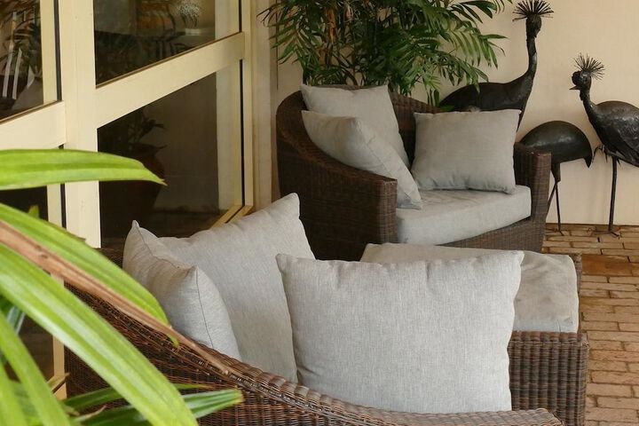 Lounge 62 of 75