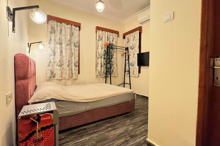 Room 6 of 23