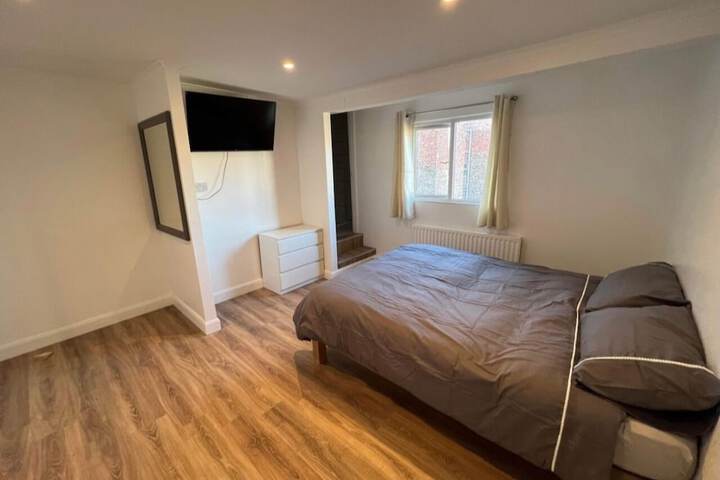 Room 3 of 18