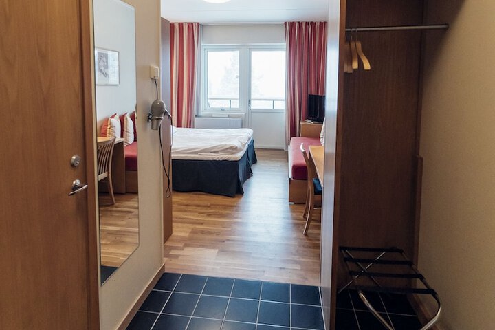 Room 8 of 58