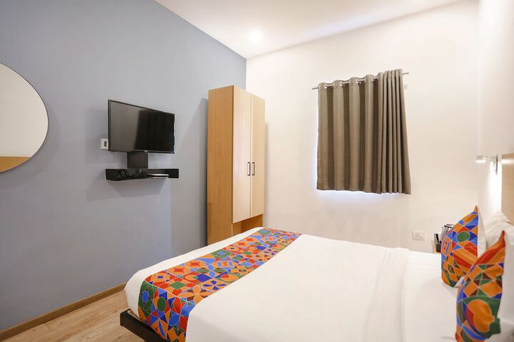 Room 17 of 33