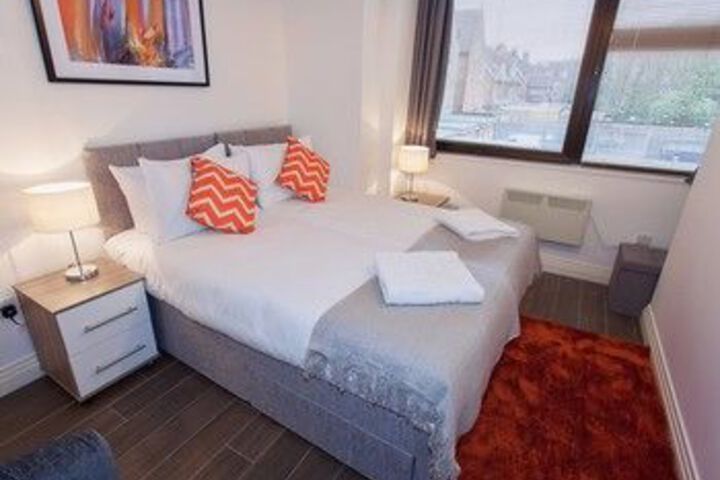 Room 10 of 26