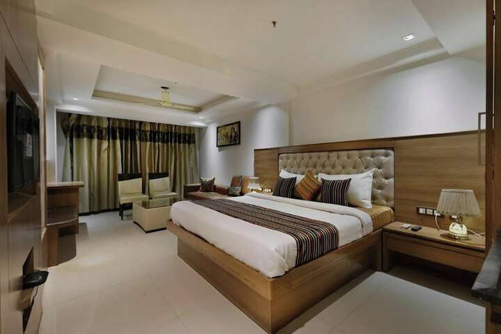 Room 5 of 44