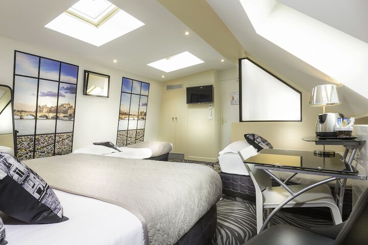 Room 9 of 34