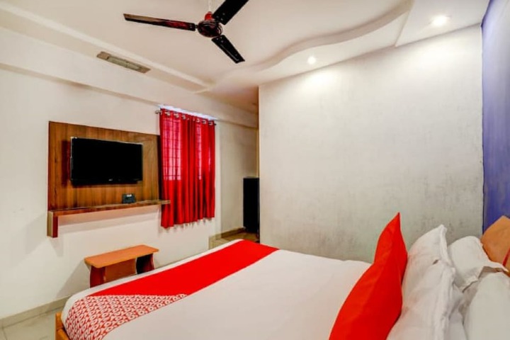Room 9 of 17