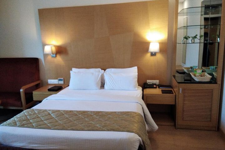 Room 16 of 32