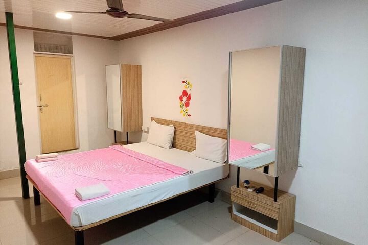 Room 7 of 20