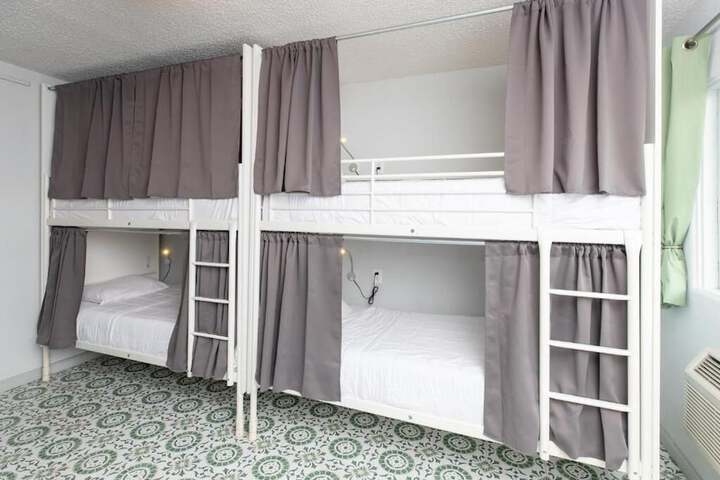Room 7 of 32