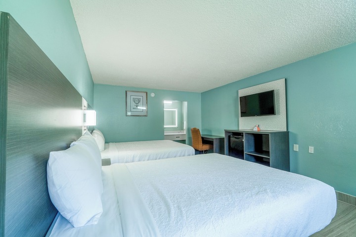 Room 42 of 99