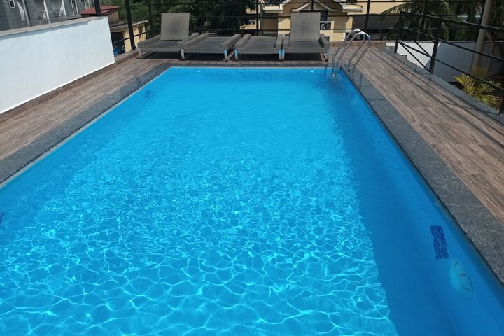 Pools & Facilities