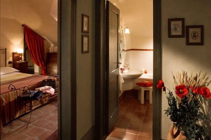 Room 10 of 44