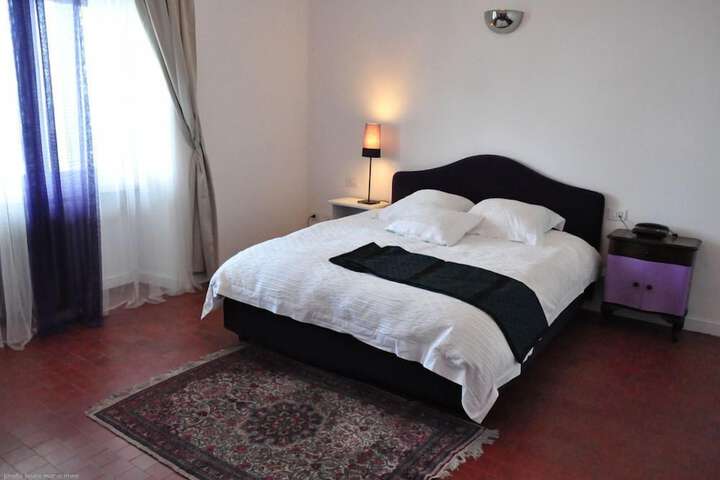 Room 10 of 43
