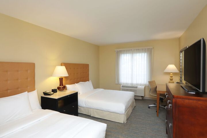 Room 15 of 33