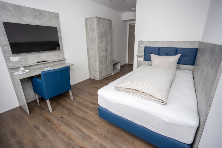 Room 5 of 40