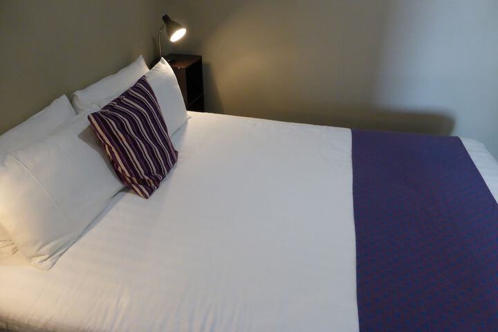 Room 5 of 33